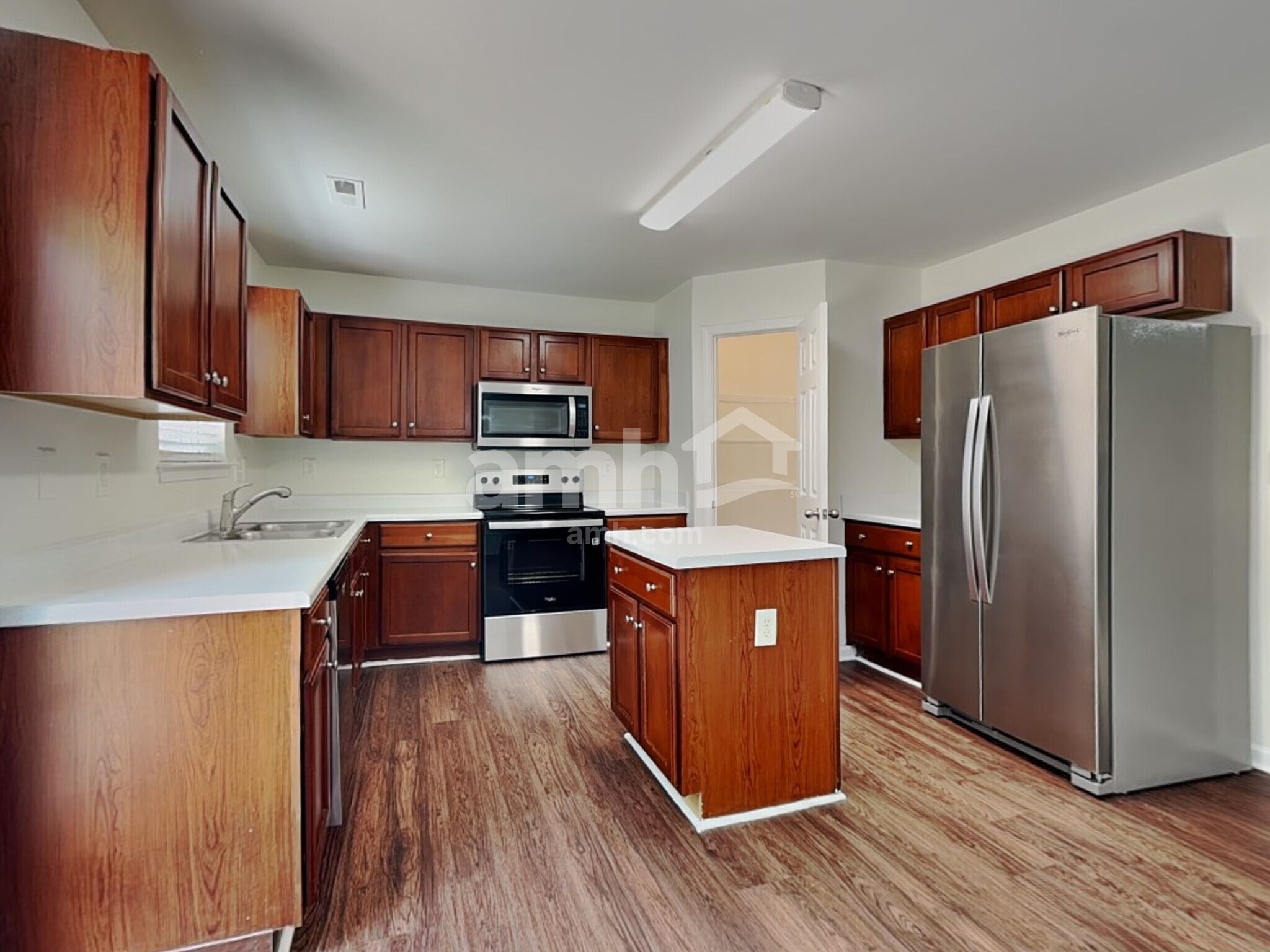 Building Photo - 5223 Sunriver Rd
