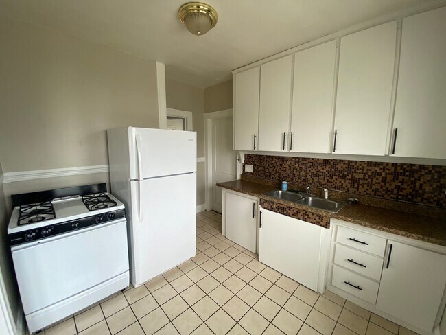 Building Photo - 1128-1130 E 168th Street