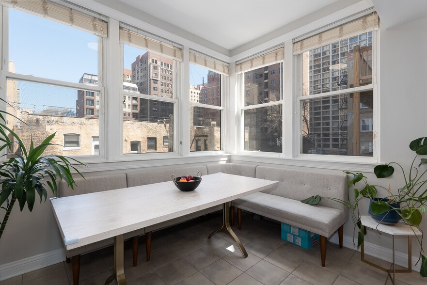 Kitchen - 444 W Belmont Ave