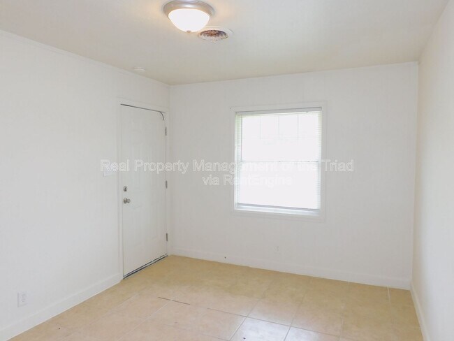 Building Photo - 1514 Gholson Ave S East