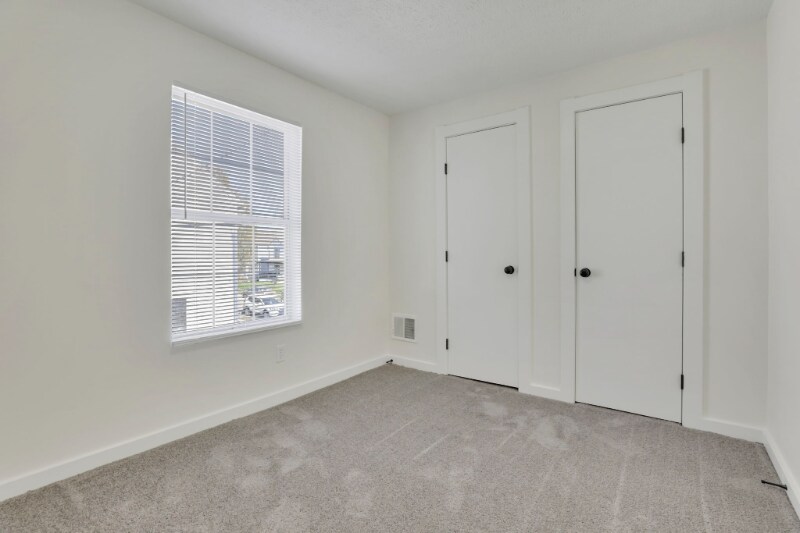 Building Photo - 1359-1361-1361 Kent St