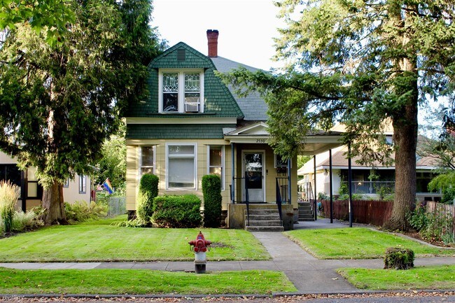 Primary Photo - 2 br, 1 bath Duplex - 2530 West Gardner Av...