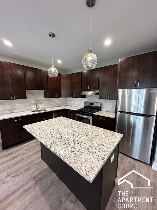 Building Photo - 1002 Crain St