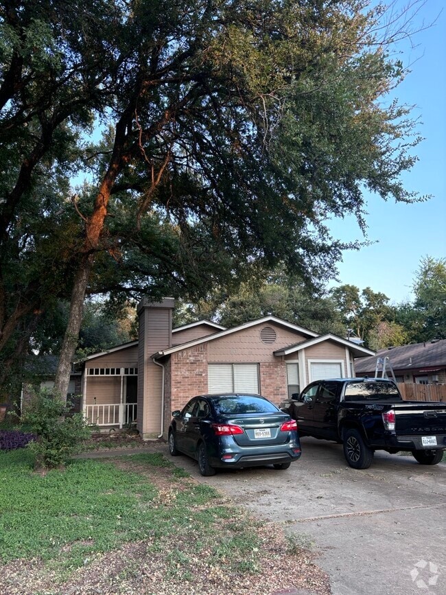 Building Photo - 9601 Nightjar Dr