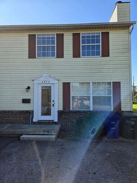 Front door - 5645 Chatford Dr