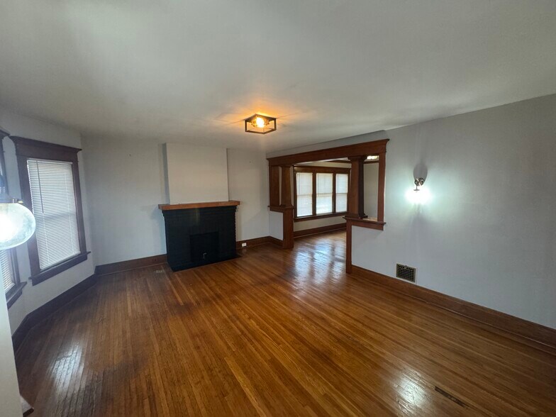 Building Photo - 87 Tacoma Ave