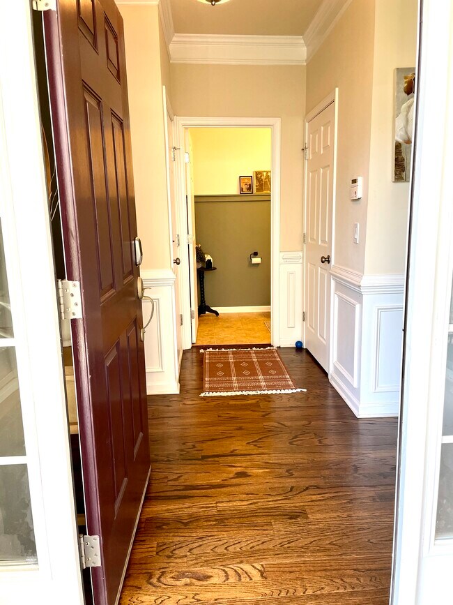 Entryway - 516 Sealine Dr