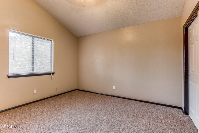 Building Photo - 4352 Loma De Brisas Dr