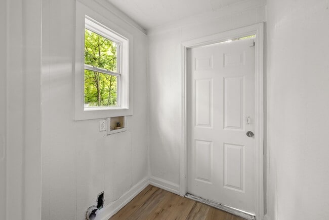 Building Photo - Charming 2 Bedroom, 2 Bathroom house