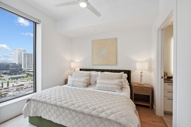 Building Photo - 1212 Demonbreun St