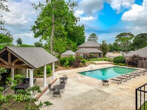 Building Photo - Beautiful Condo Near Moncus Park