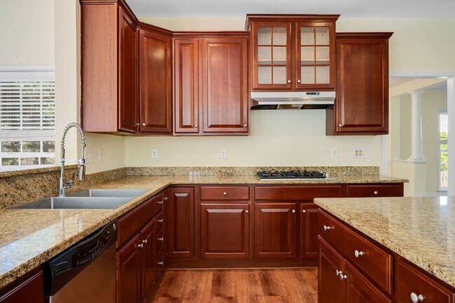 Building Photo - Spacious 5 Bedroom Home in Moseley – $3,800/mo