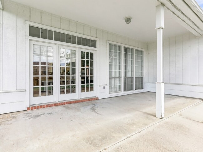 Building Photo - 2107 Ave K