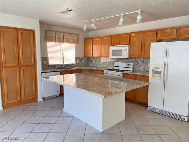 Building Photo - 10229 Abano Ct