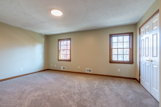 Building Photo - 3018 5th Ave