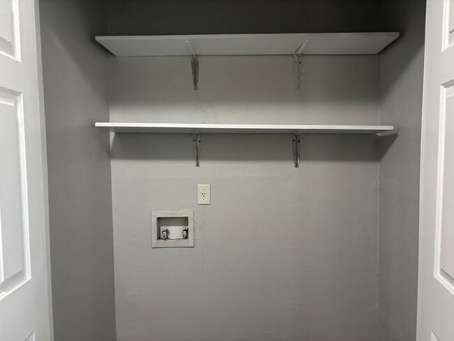 Building Photo - 837 Homer St