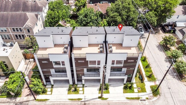 Building Photo - 229 Willard St