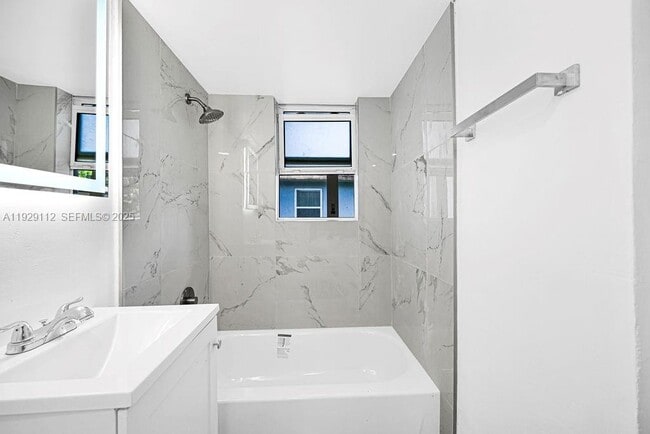 Building Photo - 4109 SW 23rd St