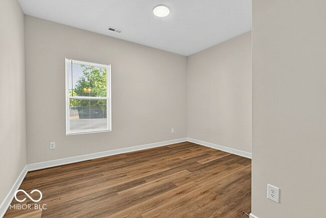Building Photo - 4456 Caroline Ave
