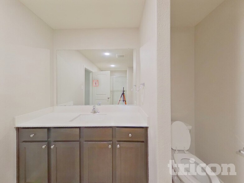 Building Photo - 144 Bandana Cir