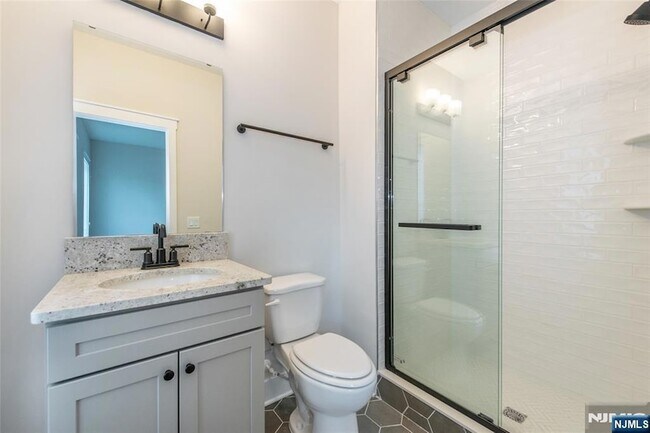 Building Photo - 37 Hillandale Dr