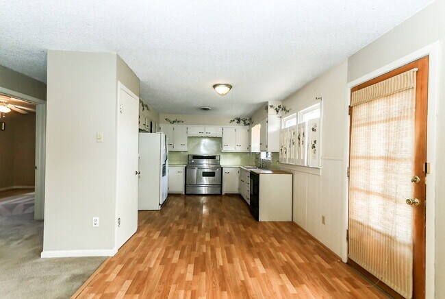 Building Photo - Beautiful 3 Bedroom Home in Central Lubbock