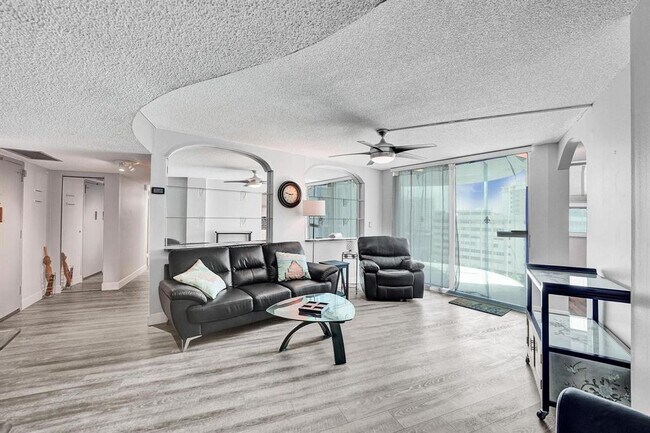 Building Photo - 100 Golden Isles Dr