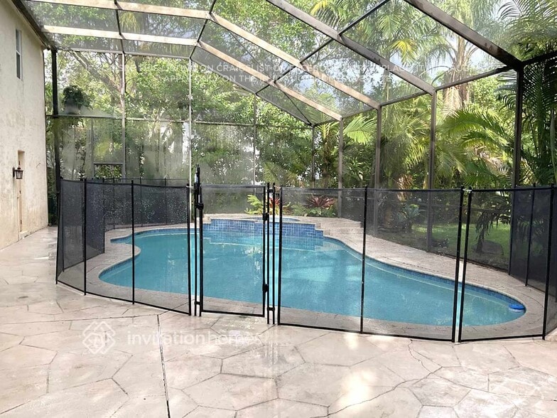 Building Photo - 3733 Lancewood Dr