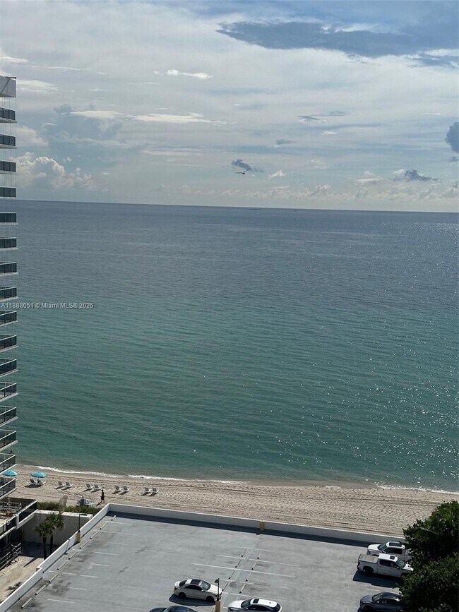 Building Photo - 3001 S Ocean Dr