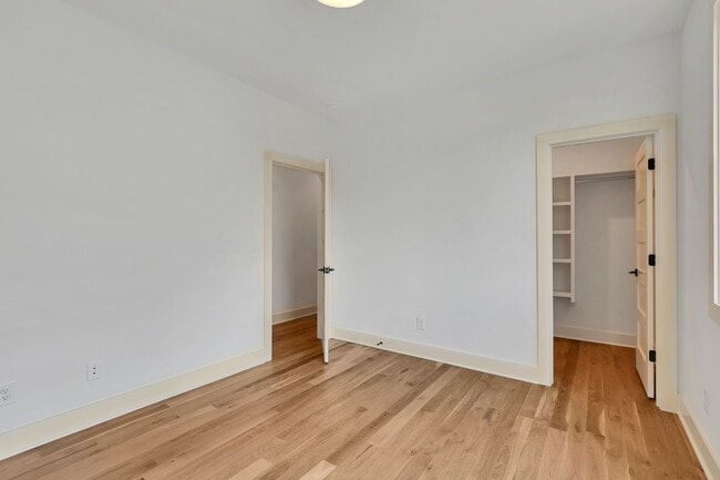 Building Photo - 660 Vernon Ave