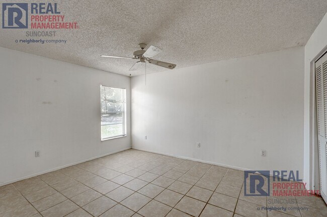 Building Photo - 1370 Palmwood Dr