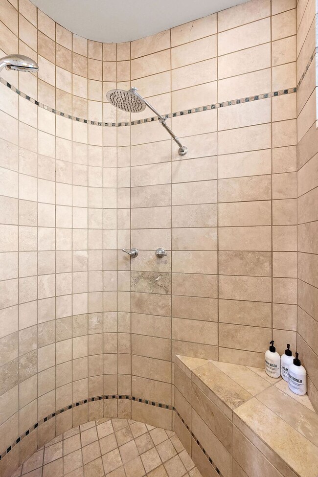 Building Photo - 36 W Dove Wing Dr