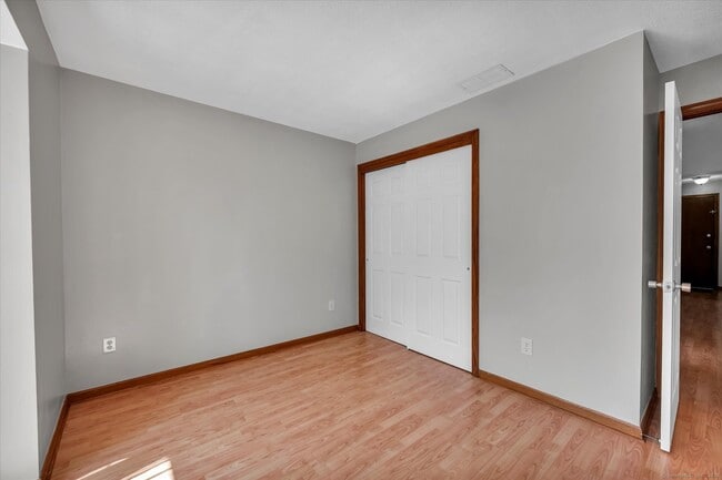 Building Photo - 48 N Mountain Rd