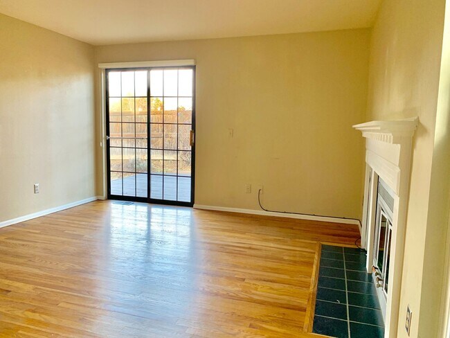 Building Photo - Old Town Louisville Home for Lease near Coal Creek Trails!