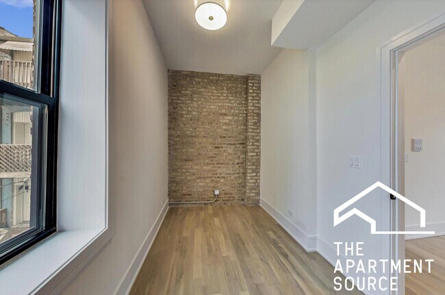 Building Photo - 2551 W Hirsch St
