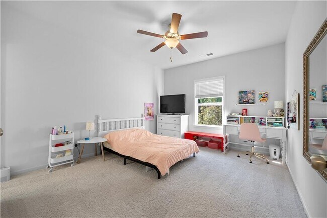 Building Photo - 3596 Creek Hollow