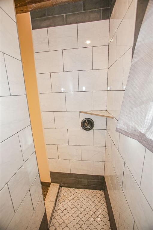 Building Photo - 690 County Rd 219