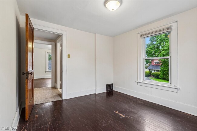 Building Photo - 636 Polk Ave