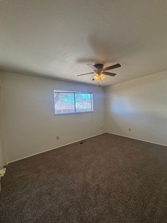 Building Photo - Spacious 5 Bedroom Home in NW Reno with 2 Primary Suites