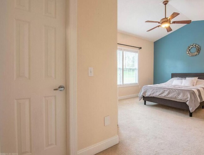 Master Bedroom - 510 Tall Oak Blvd