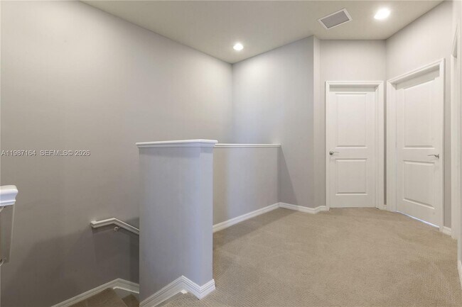 Building Photo - 1101 Banyan Dr