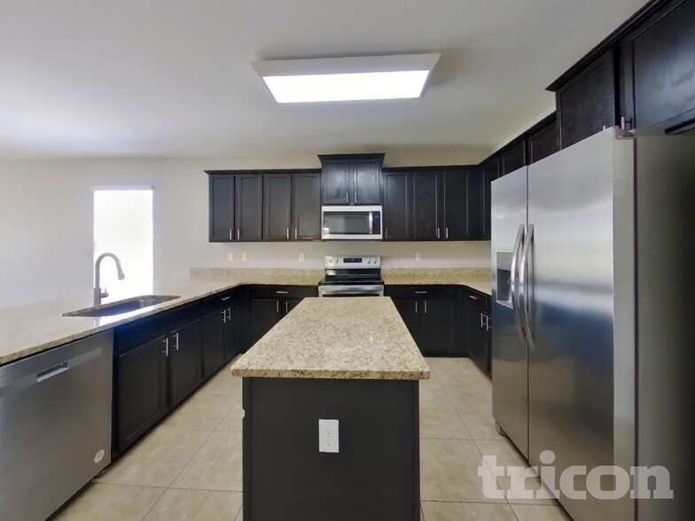 Building Photo - 1617 Tamarind Rd