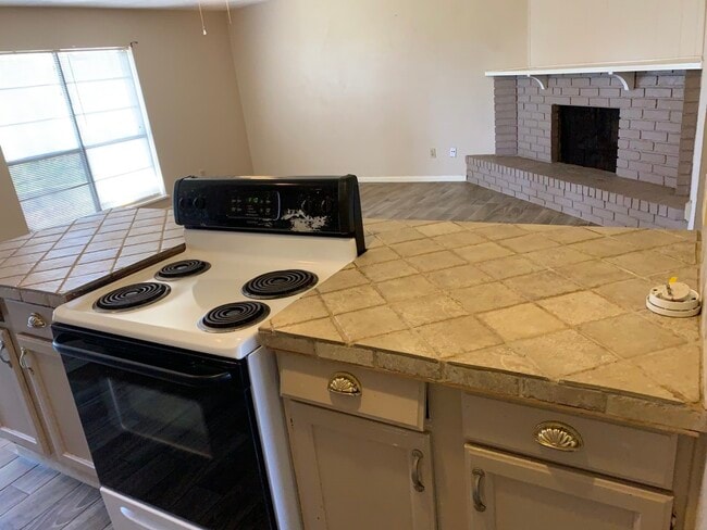 Building Photo - 16118 Lazy Ridge Rd