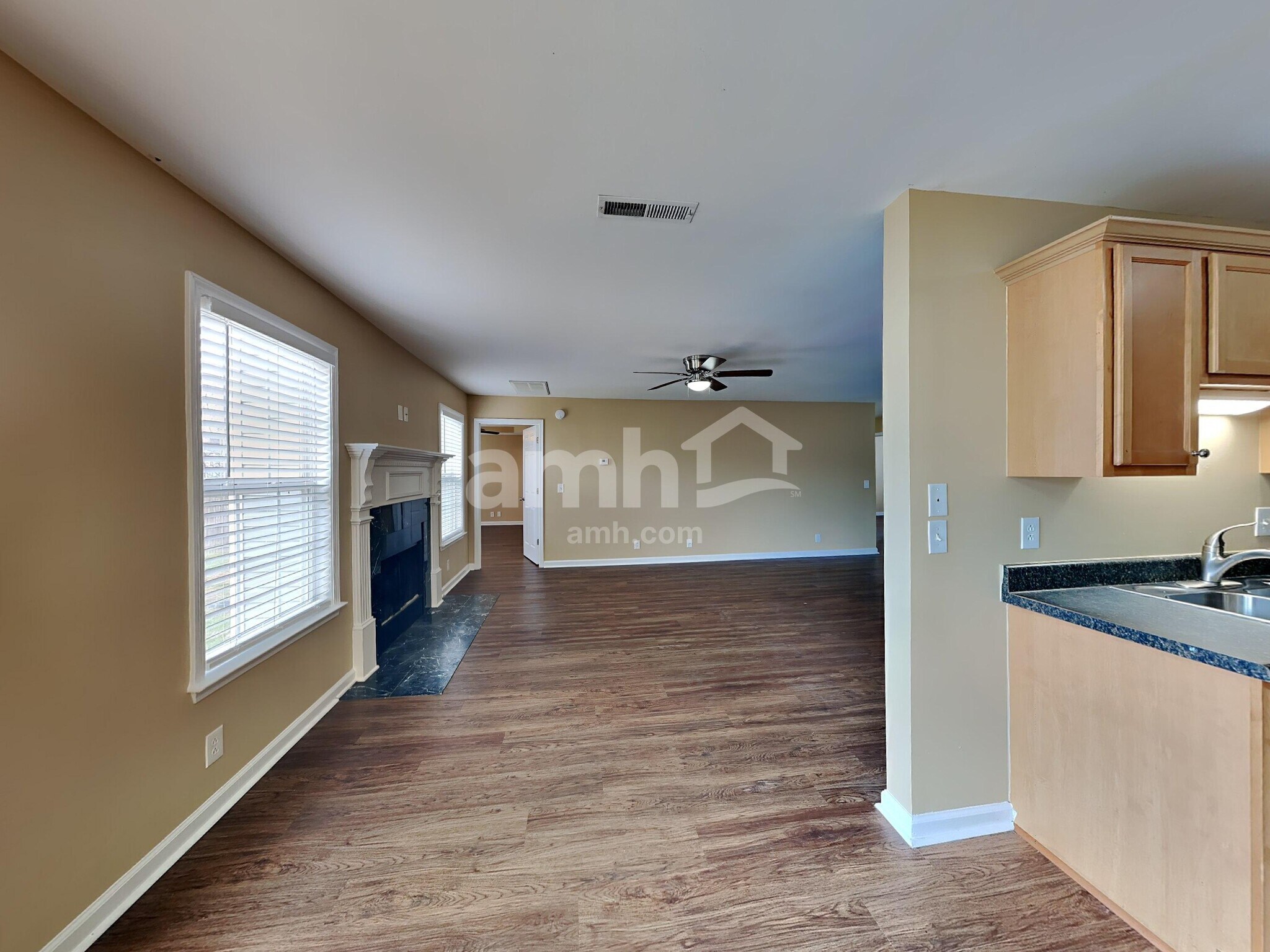 Building Photo - 1262 Lasalle Dr