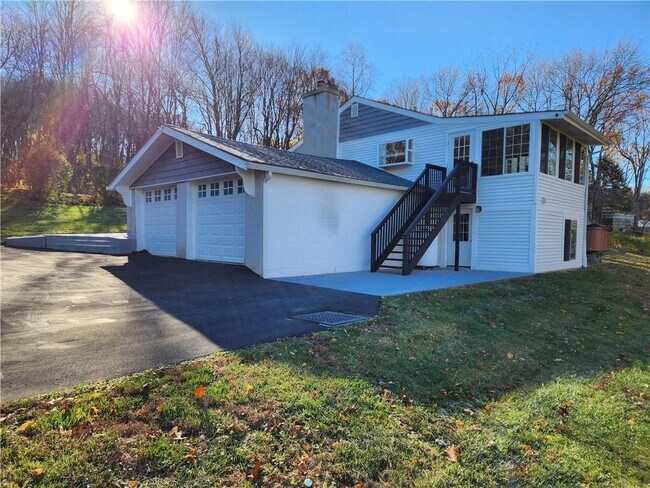 Building Photo - 19 Ridgeview Rd