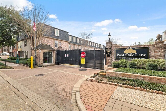 Building Photo - 355 N Post Oak Ln