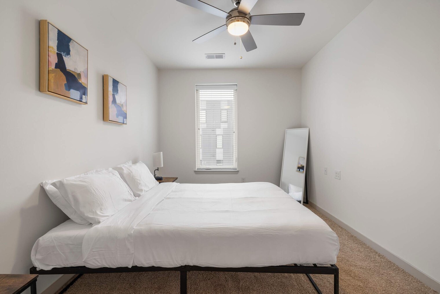 Building Photo - 633 E Main St