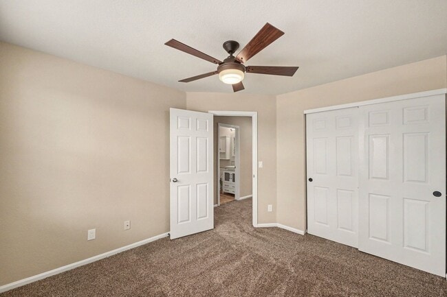 Building Photo - Fantastic Home in the Desirable Sterling Hills Neighborhood