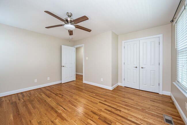 Building Photo - Spacious Home Move In Ready Downtown RVA