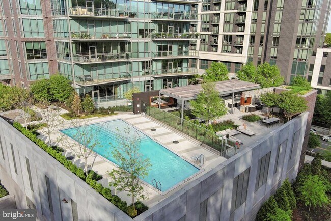 Building Photo - 7887 Jones Branch Dr